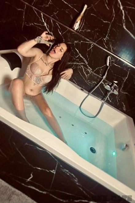 NILA Jung, scharf und verfickt... Basel Stadt, Schweiz