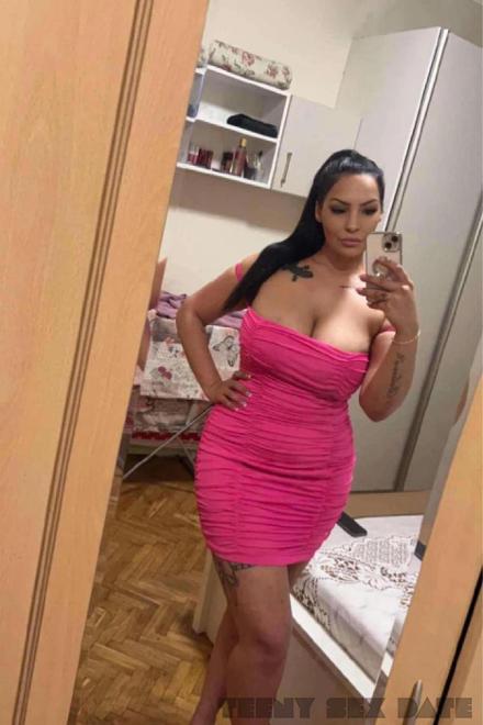 Irina CHUBBY CHUBBY COME IN MOUTH FACE Schweiz, Waadt