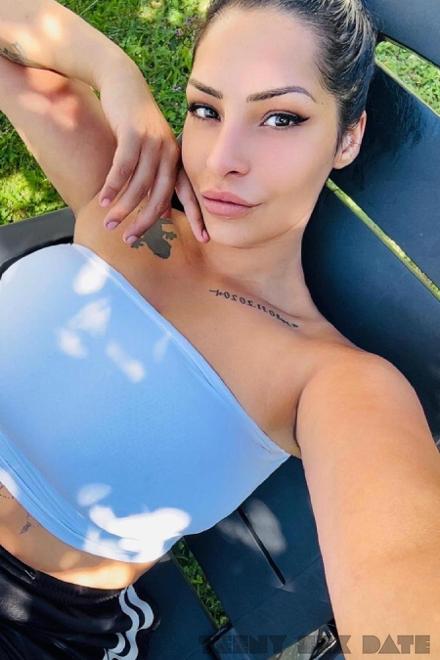 Irina CHUBBY CHUBBY COME IN MOUTH FACE Schweiz, Waadt