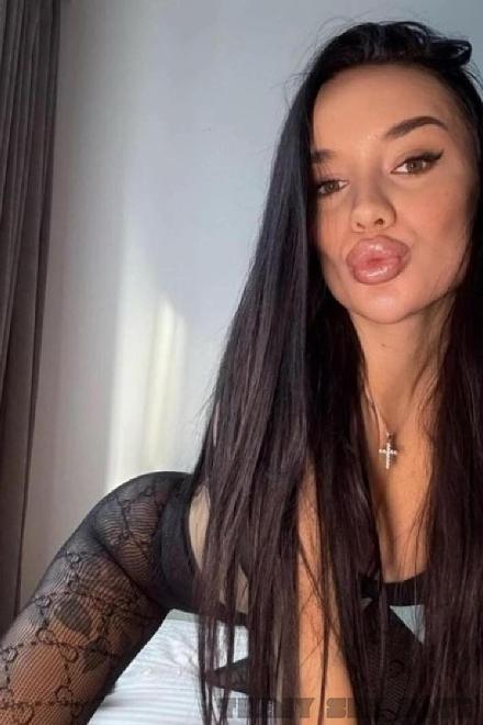 Emily TEEN SKINNY TEEN GFE FN FK 69 CIF Schweiz, Neuenburg