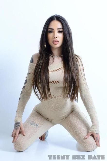 Leyla TEEN SPANISH TEEN ANAL SEX CIM Schweiz, Neuenburg