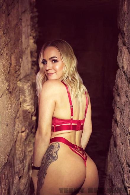 Nikole TEEN TEEN ANAL SEX Schweiz, Biel/Bienne - Grenchen