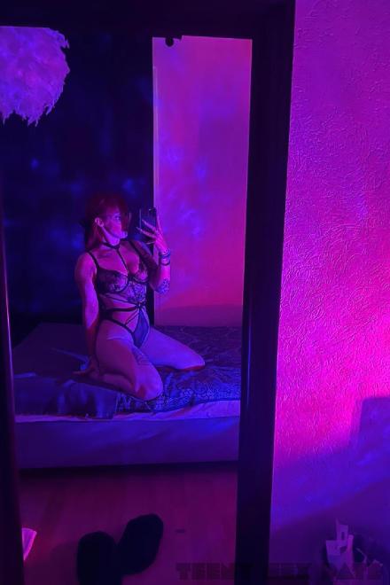 Rose TEEN TEEN COME IN MOUTH Schweiz, Neuenburg