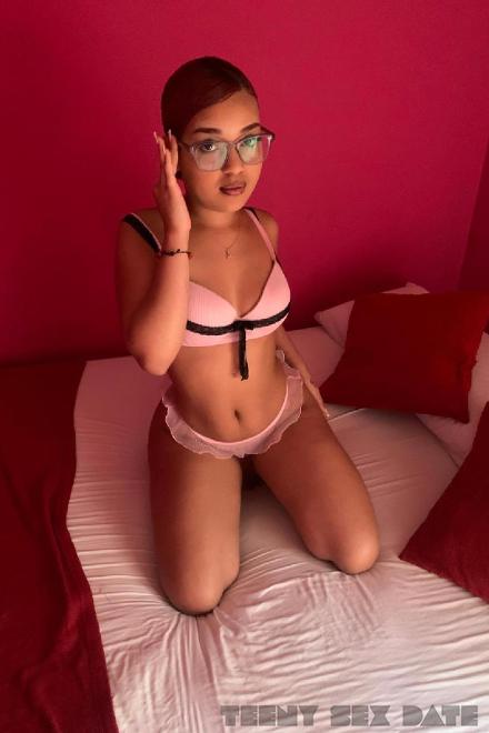 Lili TEEN LATINA TEEN COME IN MOUTH Schweiz, Biel/Bienne - Grenchen